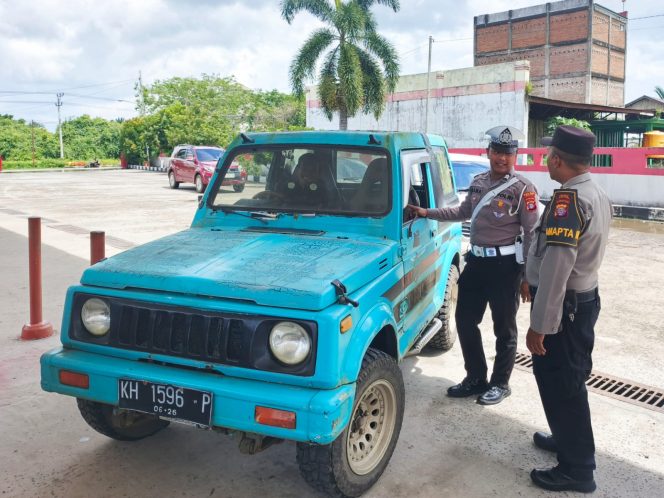 
					PAMAPTA III POLRES SERUYAN PATROLI DIALOGIS DI SPBU, CEGAH PENYALAHGUNAAN BBM SUBSIDI DAN GANGGUAN KAMTIBMAS