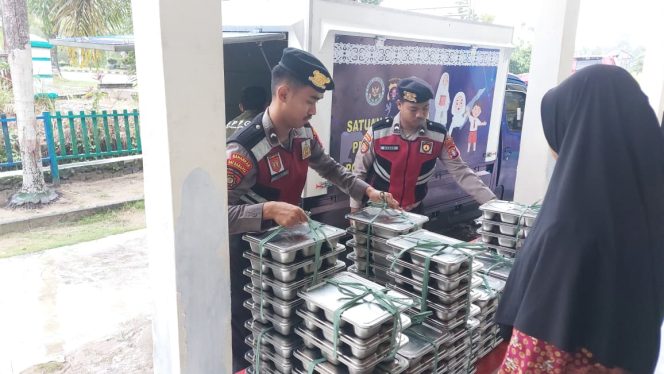 
					Sat Samapta Sukamara Pastikan Distribusi MBG dari SPPG Berjalan Lancar Tanpa Hambatan