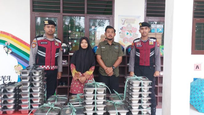 
					Sinergi SPPG dan Sat Samapta: Penyaluran Makanan Bergizi Gratis di Sukamara Terkawal Ketat