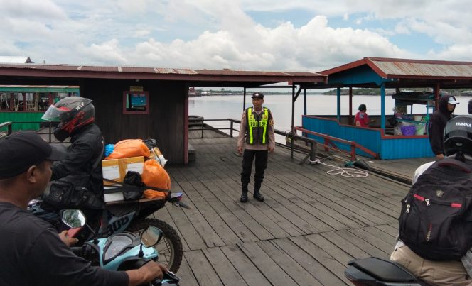
					Polisi Sisir Pelabuhan Ferry Mandomai, Pengguna Penyeberangan Dibuat Lebih Tenang