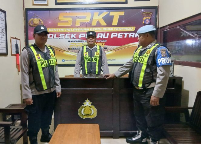 
					POLSEK PULAU PETAK LAKSANAKAN KEGIATAN SIAGA MAKO PADA MALAM HARI GUNA CIPTAKAN SITUASI AMAN