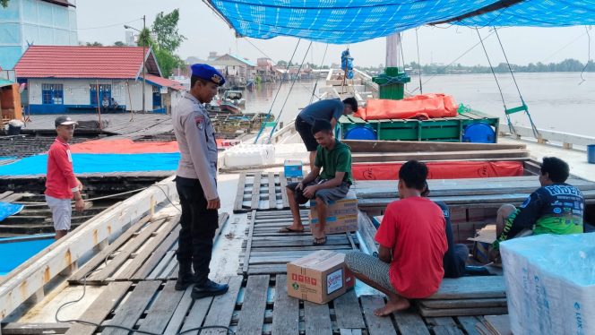 
					SATPOLAIRUD POLRES SERUYAN GELAR KRYD DAN PATROLI DIALOGIS DI PESISIR DAS SERUYAN