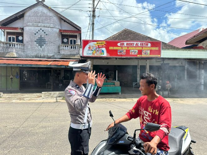 
					SATLANTAS POLRES SERUYAN GELAR TEGURAN SIMPATIK DAN HIMBAUAN KAMSELTIBCARLANTAS DI SEPUTARAN KOTA KUALA PEMBUANG