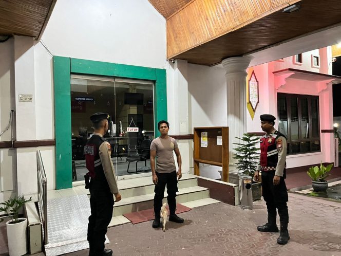 
					Sat Samapta Polres Sukamara Intensifkan Patroli Malam di Area Perbankan Guna Antisipasi Kriminalitas