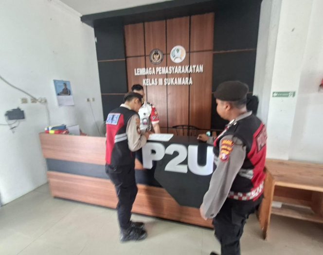 
					Perkuat Sinergitas Eksternal, Sat Samapta Polres Sukamara Gelar Patroli di Lapas Kelas III Sukamara
