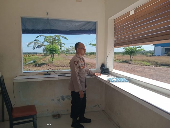 
					Jaga Kamtibmas Kondusif, Polsek Kapuas Barat Sambangi PT. WUL di Mandomai