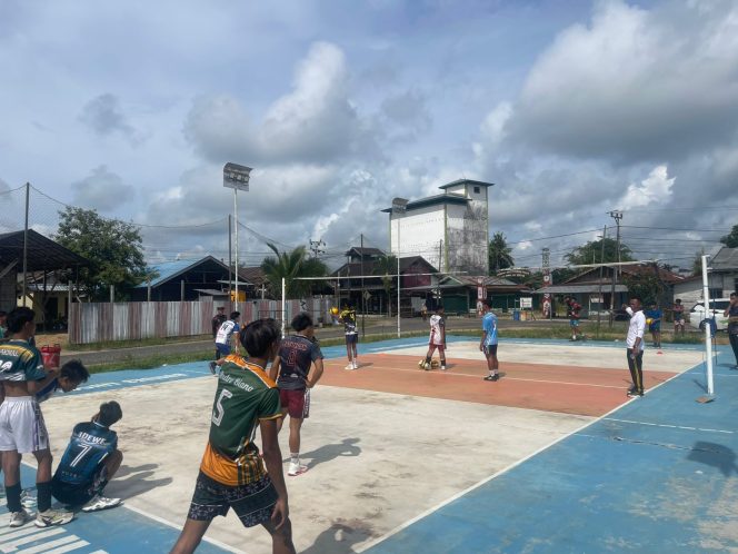 
					POLRES SERUYAN TURUN LANGSUNG KAWAL DAN IKUT SELEKSI ATLET BOLA VOLI KABUPATEN SERUYAN UNTUK PERSIAPAN POPPROV DI KOBAR