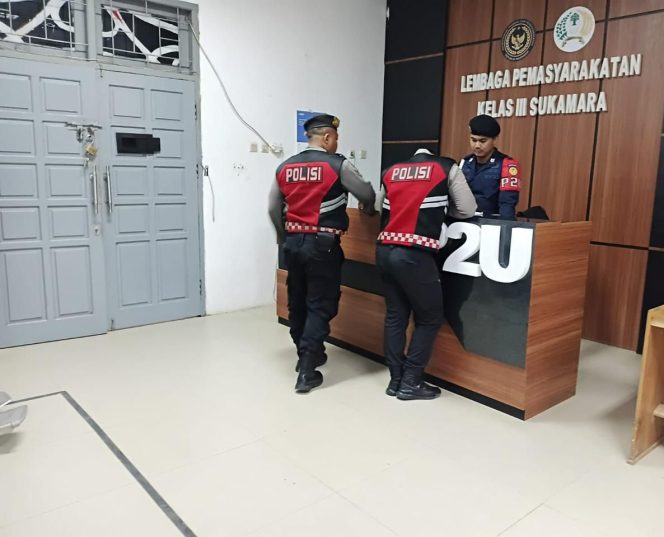 
					Pertegas Keamanan Objek Vital, Sat Samapta Polres Sukamara Sambangi Lapas Kelas III Sukamara