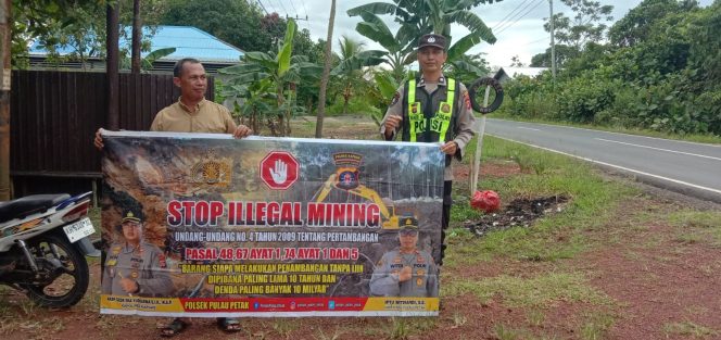 
					PERSONEL POLSEK PULAU PETAK LAKSANAKAN SOSIALISASI ILEGAL MINING KE MASYARAKAT GUNA PENCEGAHAN TAMBANG LIAR DI WILAYAH KECAMATAN PULAU PETAK