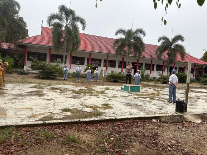 
					Sentuh Hati Pelajar, Polsek Kahayan Hulu Utara Tanamkan Pendidikan Karakter dan Tertib Lalu Lintas di SMAN 1 Kahut