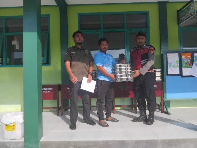 
					Sukseskan Gizi Generasi Emas, Sat Samapta Polres Sukamara Kawal Distribusi MBG ke Sekolah-Sekolah dan Posyandu