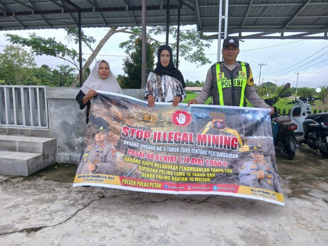 
					PERSONEL POLSEK PULAU PETAK LAKSANAKAN SOSIALISASI ILEGAL MINING KE MASYARAKAT GUNA PENCEGAHAN TAMBANG LIAR DI WILAYAH KECAMATAN PULAU PETAK