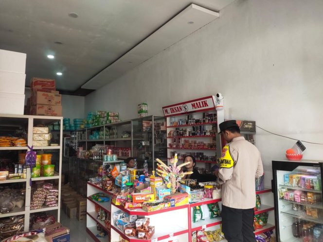 
					Polsek Jelai Jalankan Langkah Cipta Kondisi Lewat Giat Sambang Dialogis Pagi Hari di Hari Raya Idul Adha