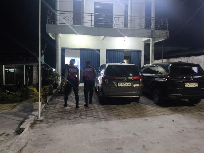 
					Sat Samapta Polres Sukamara Amankan Sektor Keuangan Nasional Lewat Patroli Malam ke Bank Mandiri Sukamara