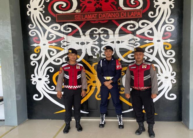 
					Sat Samapta Polres Sukamara Kontrol Perimeter Luar Lapas Kelas III Sukamara Melalui Patroli Kamtibmas