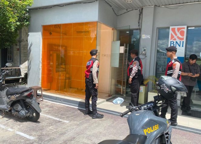 
					Jamin Keamanan Transaksi Perbankan, Sat Samapta Polres Sukamara Patroli Kamtibmas ke Kompleks Bank BNI Sukamara