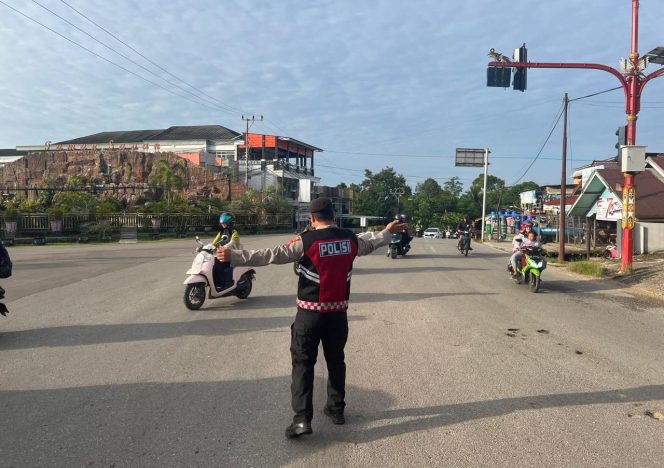 
					Sambut Pagi Hari, Samapta Polres Murung Raya Giatkan Gatur Rutin Di Jalan Raya