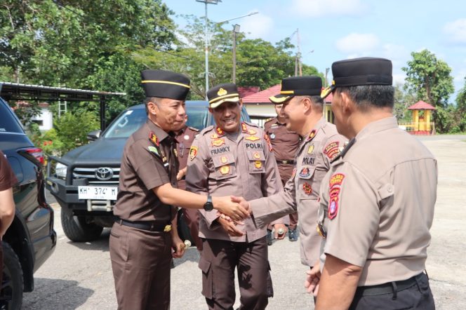 
					Kapolres Murung Raya Sambut Hangat Kunjungan Kajari dan Rombongan