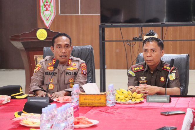 
					Kapolres Sambut Kunjungan Kajari Murung Raya, Perkuat Komunikasi, Kolaborasi dan Soliditas