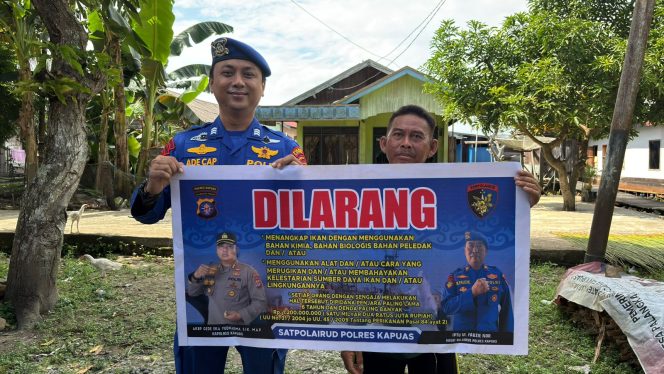 
					Cegah Illegal Fishing, Satpolairud Polres Kapuas Imbau Hal Ini Pada Warga Pesisir DAS Kapuas.