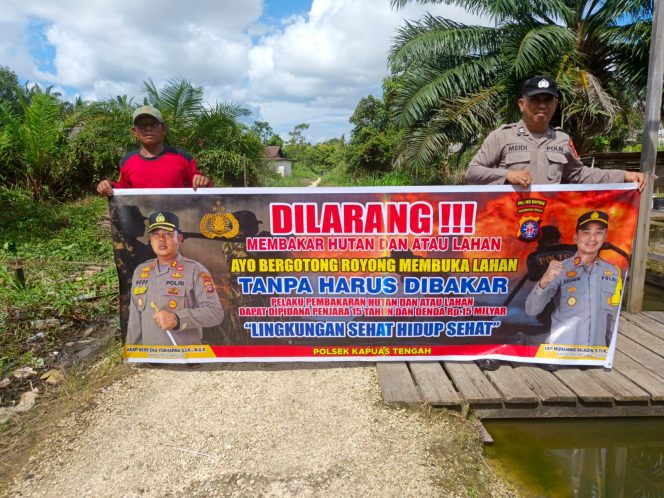
					Giat Polsek kapuas tengah Rutin lakukan imbauan larangan  karhutla kepada masyarakat.