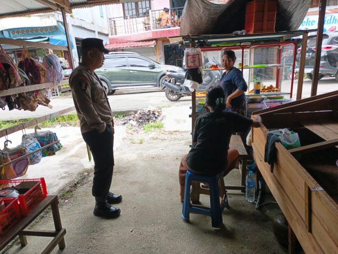 
					Patroli diologis  piket Polsek polsek rutin berikan imbauan kepada warga masyarakat