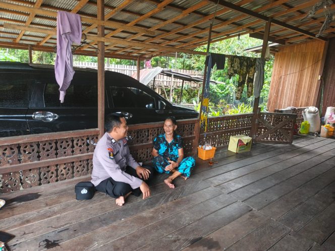 
					Berikan Imbauan kantibmas kepada warga di lakukan piket Polsek Kapuas Tengah.