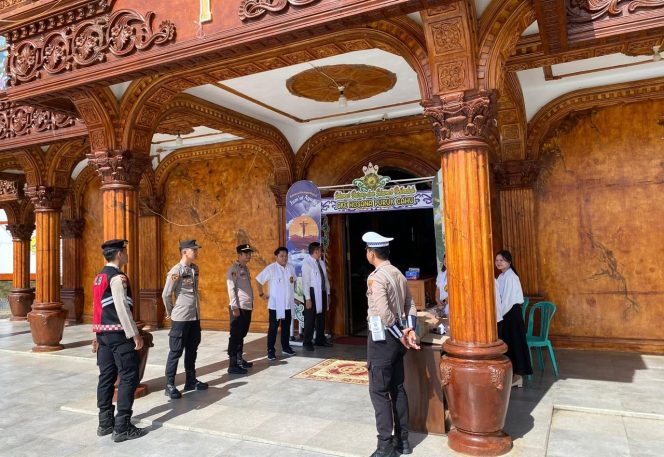 
					Safari Minggu, Polres Murung Raya Laksanakan Patroli dan Pengamanan di Gereja GKE Hosana Puruk Cahu