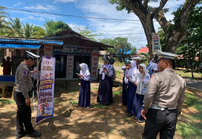 
					Polantas Menyapa Pelajar, Satlantas Polres Murung Raya Ajak Pelajar SMPN 5 Tertib Berlalu Lintas
