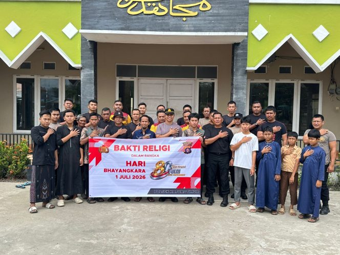 
					Bakti Religi Polsek Kapuas Timur bersama Kompi 4 Bataliyon A Satbrimobda Polda Kalteng Wujud Kepedulian Terhadap Tempat Ibadah dan Silaturahmi Masyarakat