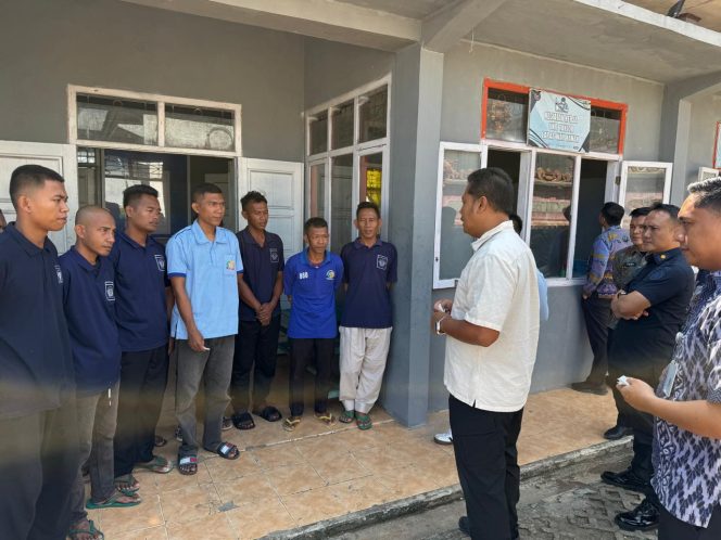 
					Sambut Hari Bhayangkara ke-80, Polsek Banjit Gelar Bakti Religi di Pura Tangkas Kori Agung