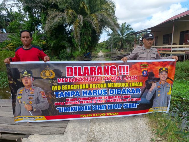
					Personil Polsek kapuas tengah Rutin lakukan imbauan larangan  karhutla kepada masyarakat.