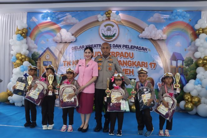
					Polres Barito Utara Gelar Pelepasan PAUD Terpadu TK Kemala Bhayangkara, Wujud Kepedulian terhadap Pendidikan Generasi Penerus Bangsa