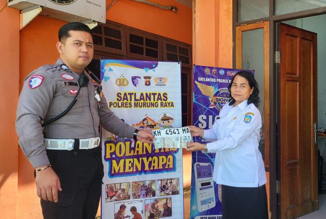 
					Satlantas Polres Murung Raya Pastikan Layanan Pembayaran Pajak Yang Transparan Lewat Polantas Menyapa