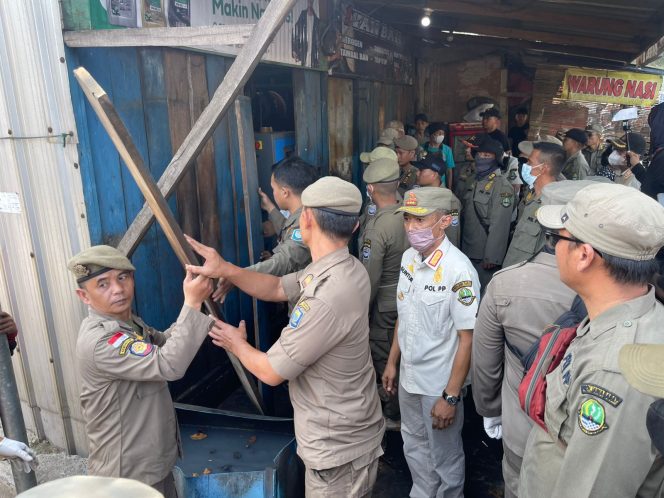 
					174 Bangunan Liar di Terusan Pasirkoja Ditertibkan dalam Operasi Gabungan