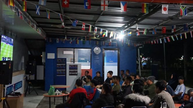 
					Jalin Sinergi, Anggota Kodim 1016/Plk Nonton Bareng Piala Dunia 2026