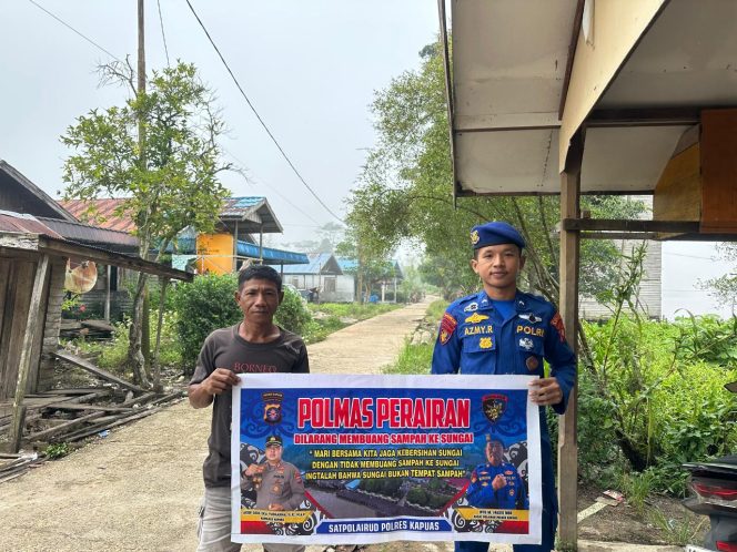 
					Tingkatkan Kesadaran Kebersihan Lingkungan, Satpolairud Imbau Masyarakat Pesisir Untuk Tidak Membuang Sampah Ke Sungai