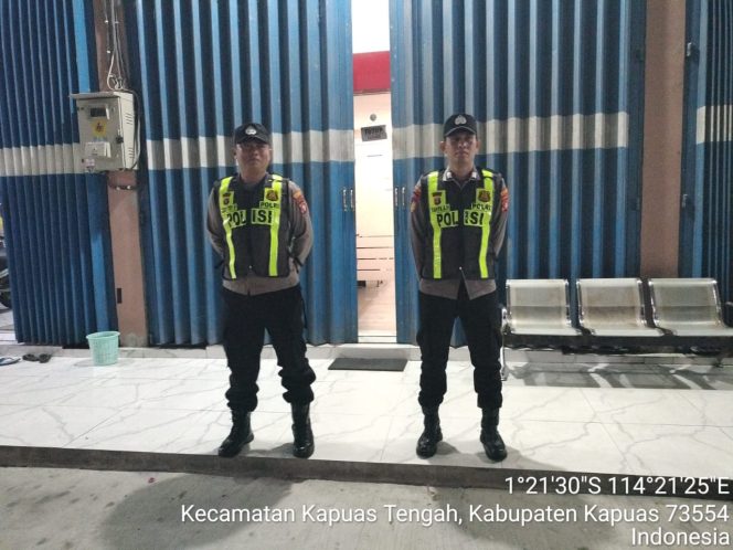 
					Piket Polsek Rutin lakukan patroli malam hari ke  BPD Kalteng  Pujon.