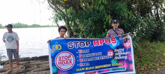 
					Cegah Penyebaran Hoaks Di Masyarakat Polsek Kapuas Hilir Rutin Sampaikan Himbauan Anti Hpus