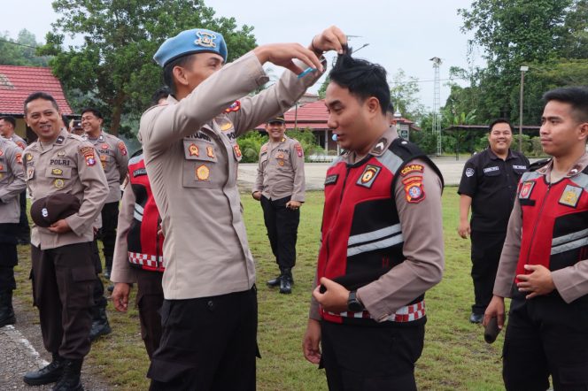 
					Cegah Pelanggaran, Propam Polres Murung Raya Lakukan Hargaktiblin Dan Cek Sikap Tampang Seluruh Personel