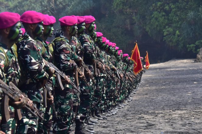 
					Jejak Panjang Para Kesatria Amfibi, Pangkormar Kukuhkan 947 Prajurit