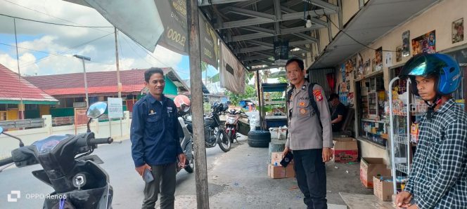 
					Patroli Siang Polsek Kapuas Hilir Ajak Warga Agar Selalu Waspada Terhadap Potensi Gangguan Kamtibmas Di Sekitar Tempat Tinggalnya