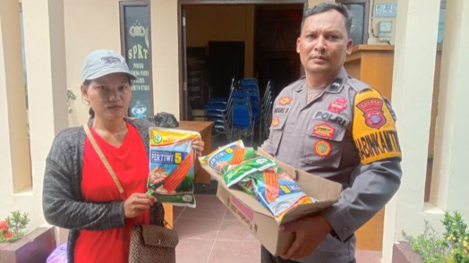 
					Polsek Gunung Purei Serahkan Bibit Jagung kepada Masyarakat untuk Dukung Ketahanan Pangan