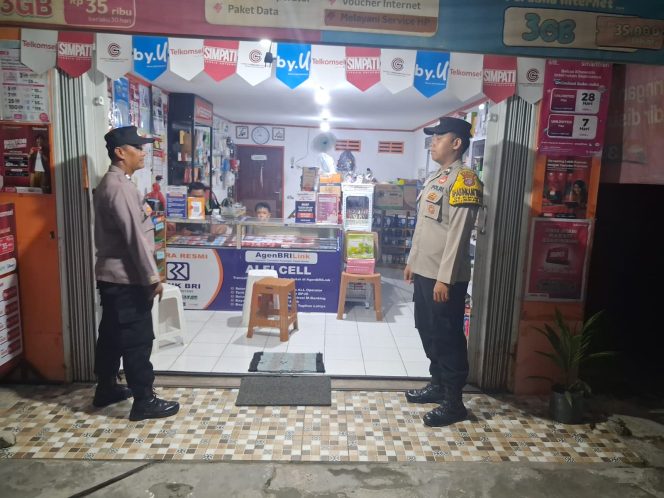 
					Personel Polsek Sukamara Patroli Toko Konter dan Agen BRILink, Sampaikan Imbauan Kamtibmas
