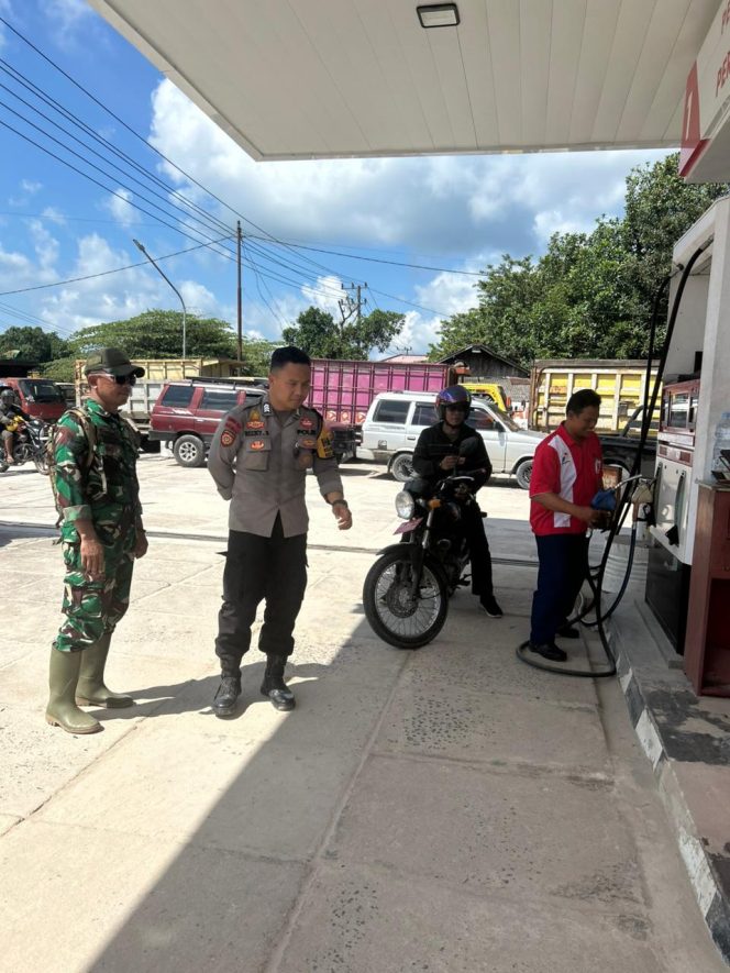 
					Bhabinkamtibmas Kelurahan Baru dan Babinsa Laksanakan Patroli Sinergitas di SPBU Pangkalan Lima Situasi Berjalan aman tertib