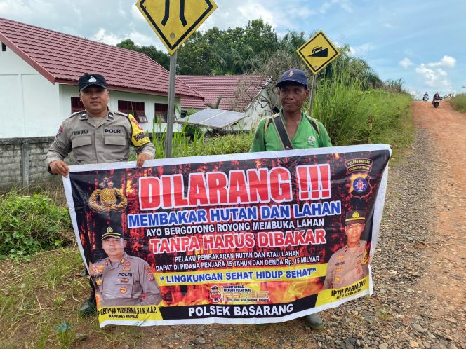 
					Cegah Terjadinya Karhutla, Anggota Polsek Basarang Lakukan Sosialisasi Secara Rutin