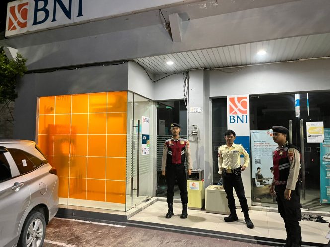 
					Minimalisir Kerawanan ATM, Sat Samapta Polres Sukamara Kontrol Kantor Bank BNI