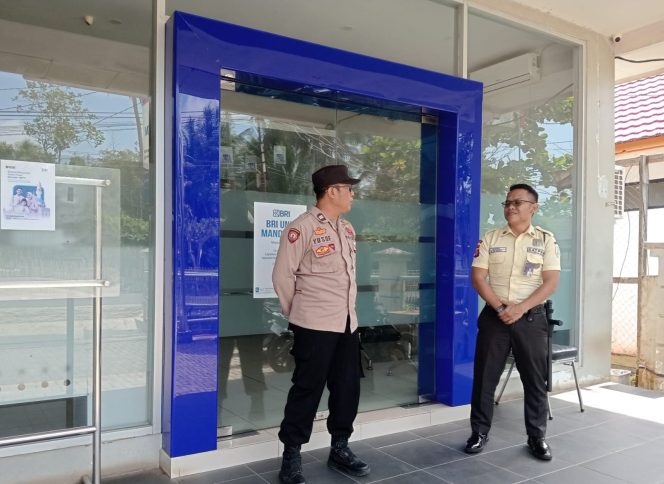 
					Hari Libur Nasional, Polsek Kapuas Barat Intensifkan Patroli Objek Vital di Bank BRI KCP Mandomai