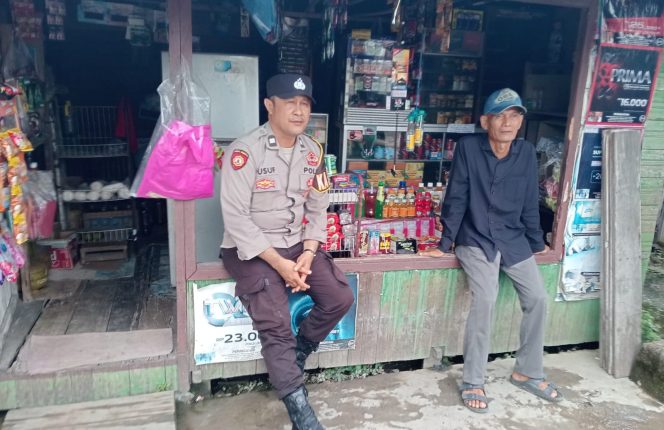 
					Dekatkan Diri dengan Masyarakat, Polsek Kapuas Barat Gelar Patroli Sambang di Desa Saka Mangkahai