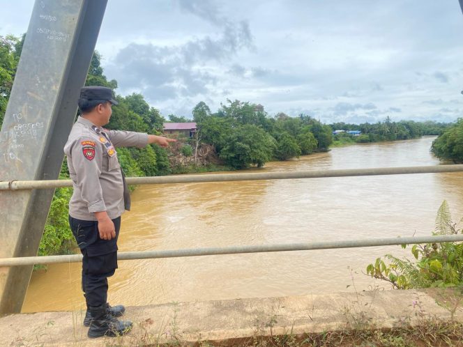 
					Polsek Kahulut Gencarkan Patroli Air, Pastikan Deteksi Dini Luapan Sungai Terlaksana Masif